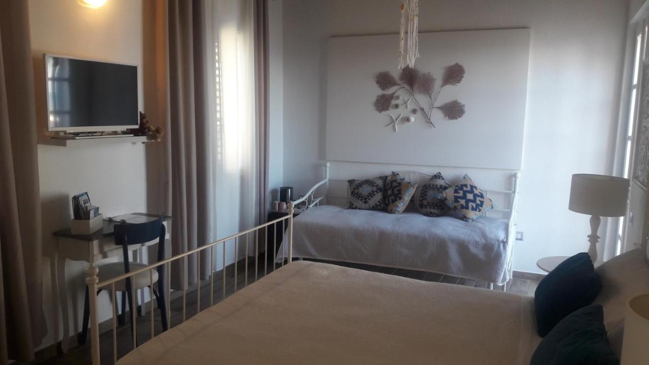 Bed and Breakfast La Casa Di Nina La Maddalena  Exterior foto