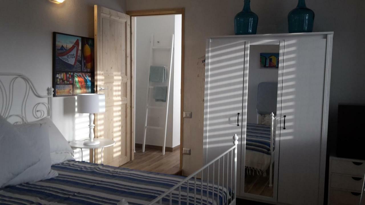 Bed and Breakfast La Casa Di Nina La Maddalena  Exterior foto